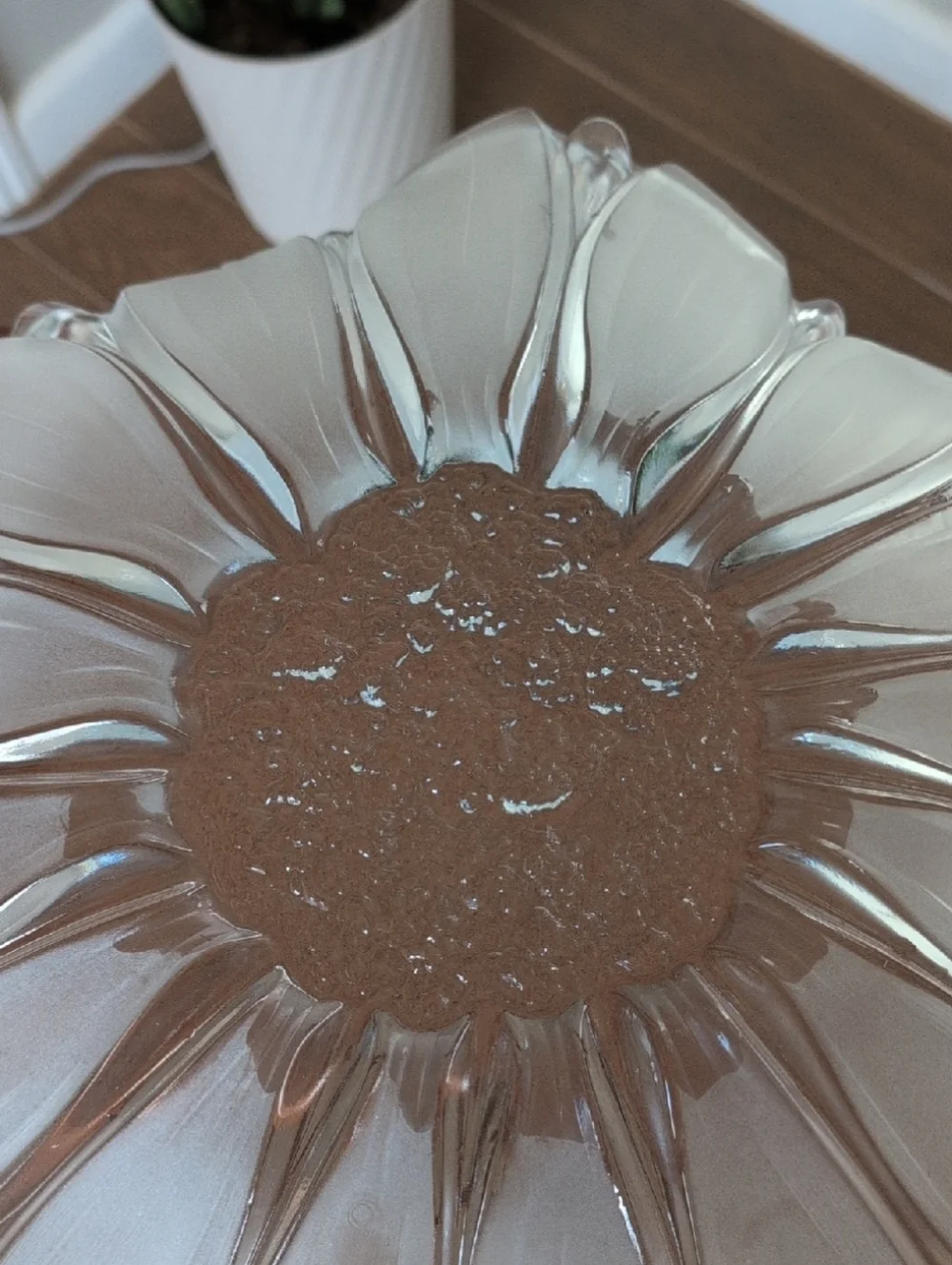 Mikasa 17" Sunflower Glass Bowl - Picture 6 of 9